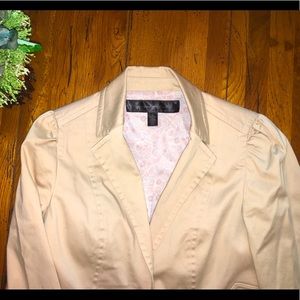 🎀Lovely blazer with wonderful detail